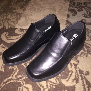 TOTO Men’s Elevator Dress Shoes